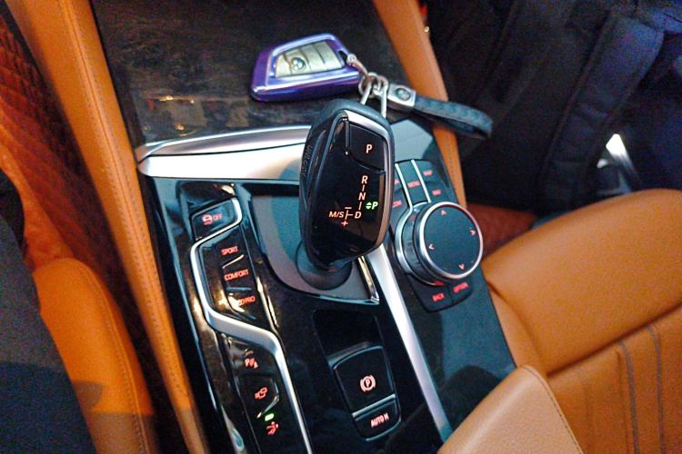 宝马6系GT 2022款 630i M运动套装中控内饰18