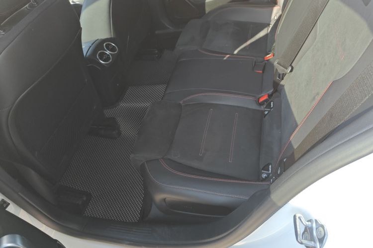 奔驰A级 2023款 A 200 L 时尚型中控内饰21