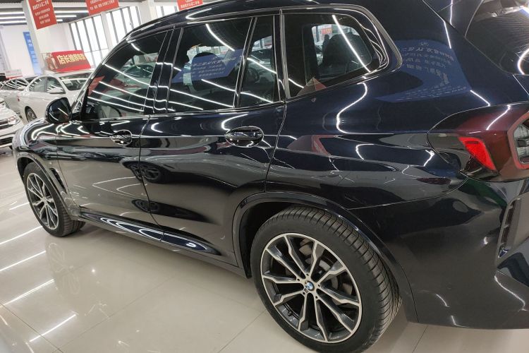 宝马X3 2023款 改款 xDrive30i 领先型 M曜夜套装车身外观4