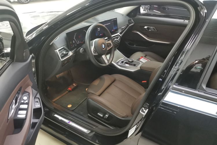 宝马3系 2023款 325Li M运动曜夜套装中控内饰20