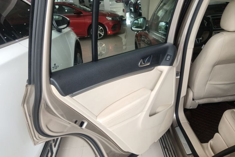 大众 途观 2015款 1.8TSI 自动两驱舒适版中控内饰7008