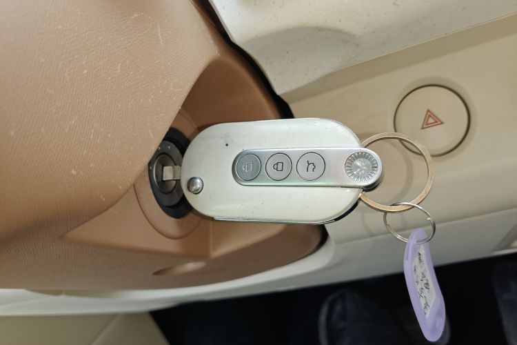 五菱汽车 宏光MINIEV 2024款 第三代 215km 进阶版中控内饰7001