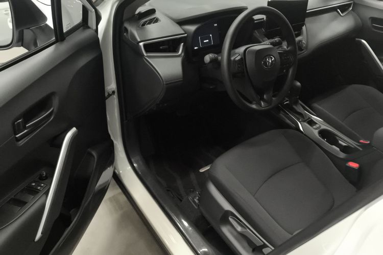 丰田 卡罗拉锐放 2024款 2.0L 先锋版中控内饰7003