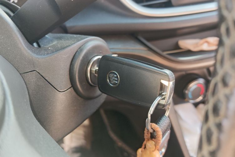 别克 英朗 2018款 18T 自动精英型中控内饰11