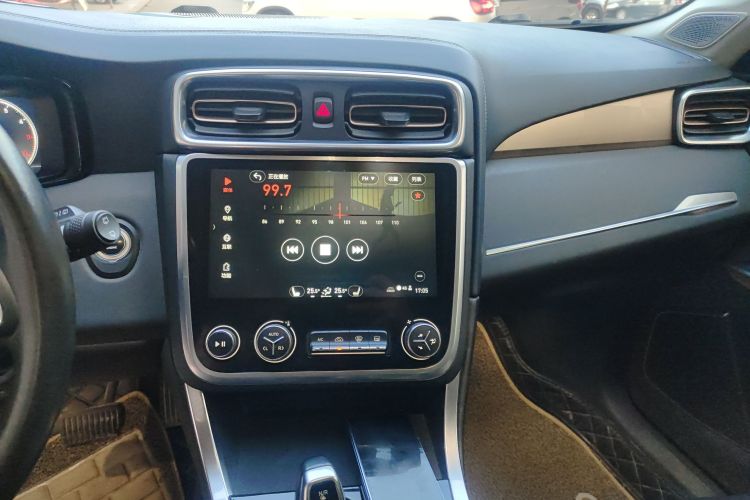 领克01 2017款 2.0T 两驱型Pro版中控内饰16