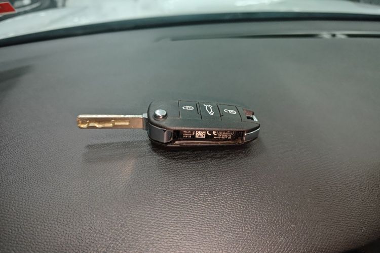 标致408 2020款 360THP 十周年质臻版中控内饰11