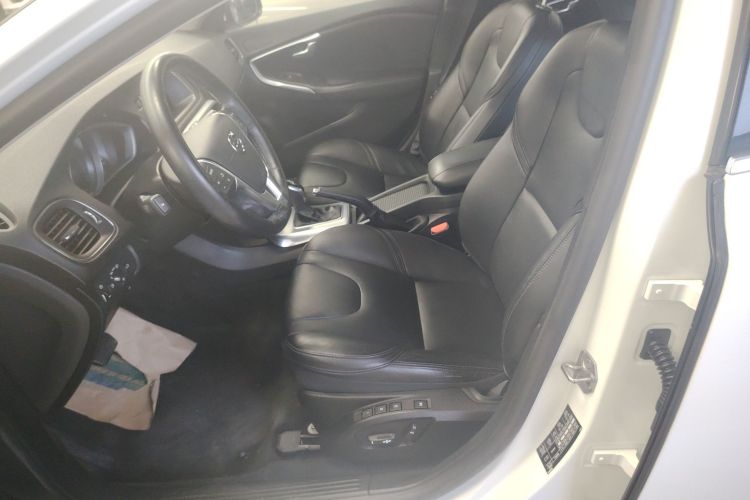 沃尔沃V40 2017款 T3 智雅版中控内饰19