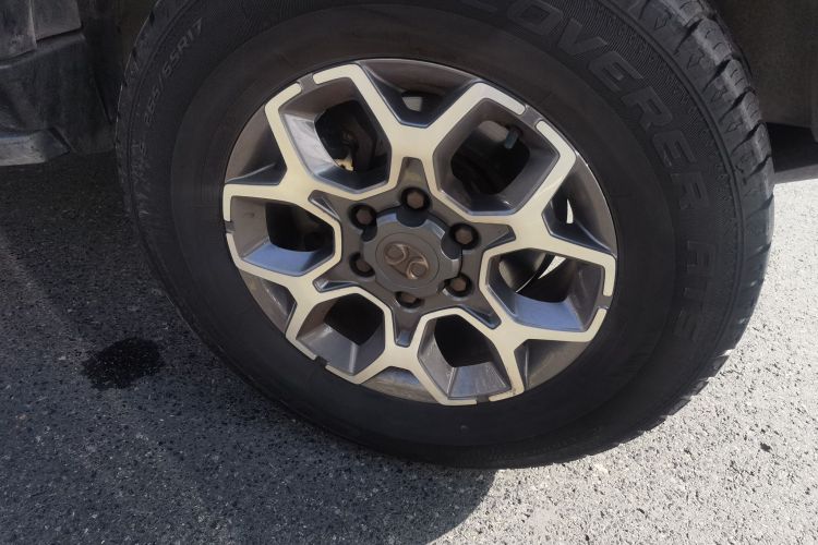 北京越野 北京BJ40 2019款 PLUS 2.3T 自动四驱旗舰版 国VI车身外观10