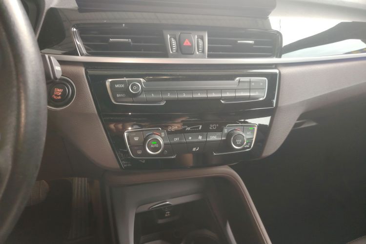 宝马X1 2020款 sDrive25Li 领先型中控内饰16