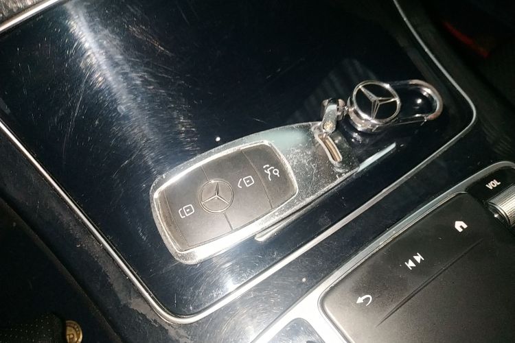 奔驰GLC 2020款 GLC 260 L 4MATIC 动感型中控内饰7001