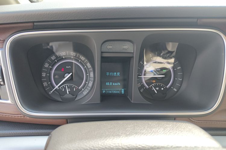 别克GL8 2017款 25S 豪华型 国V中控内饰14