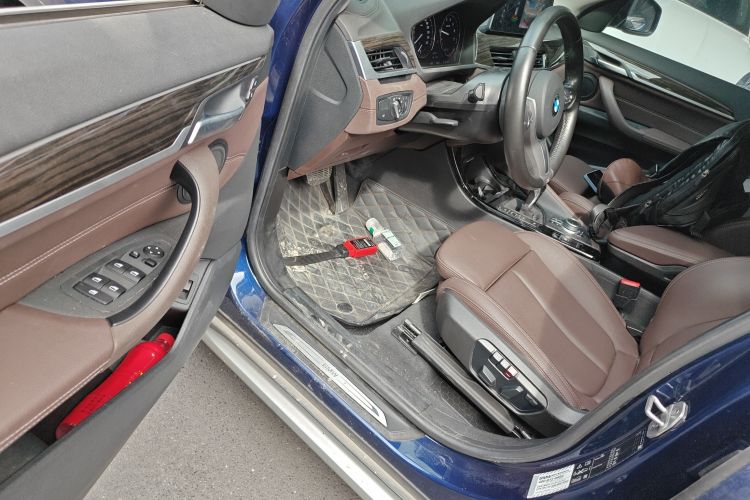 宝马X1 2020款 xDrive25Li 尊享型中控内饰20