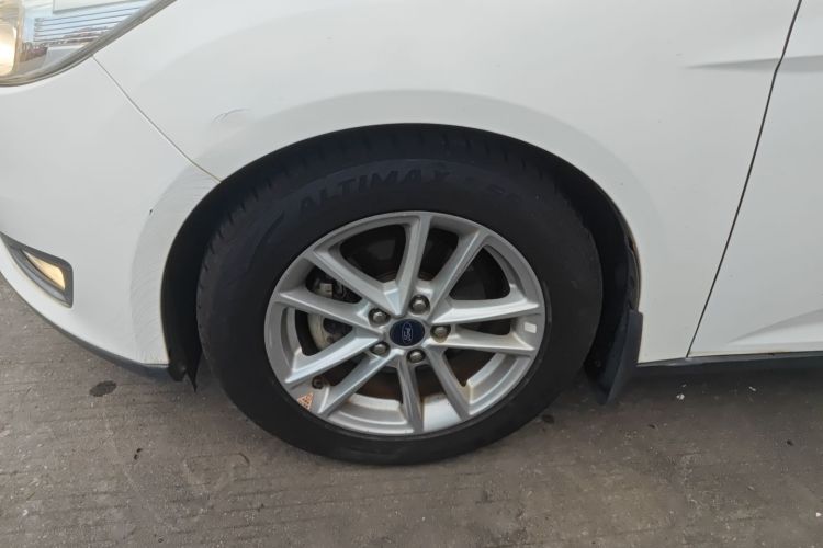 福特 福克斯 2015款 两厢 EcoBoost 125 自动超能风尚型车身外观6007