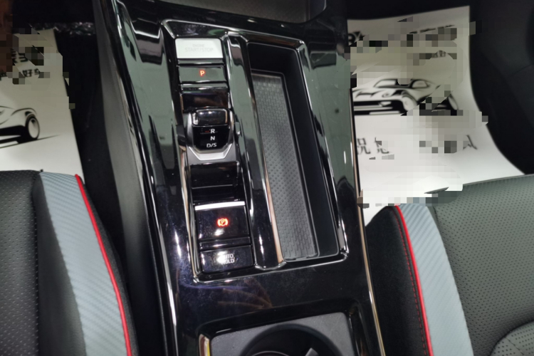 大众 2024款 凌渡L 280TSI DSG炫辣版局部细节18