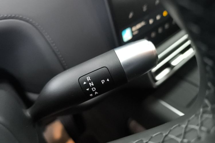 理想汽车 理想L9 2025款 Ultra 智能焕新版中控内饰18