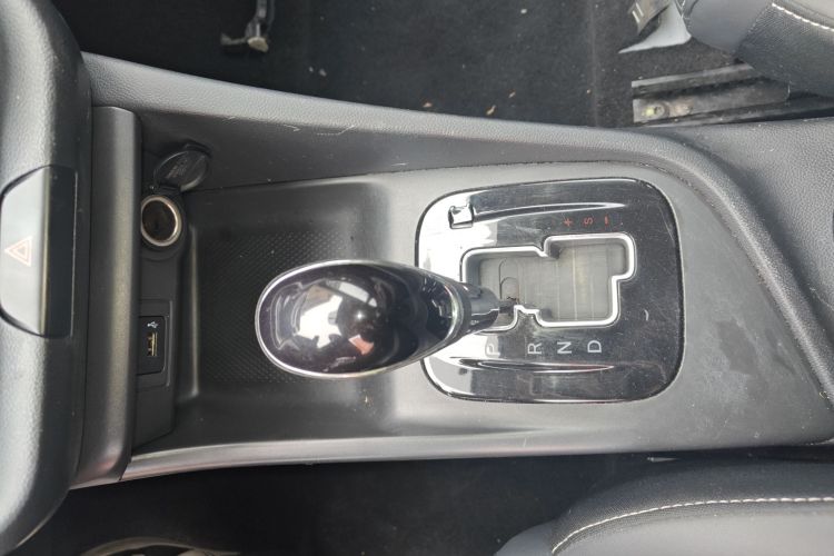 长安 悦翔 2019款 1.5L DCT 联动云版中控内饰18