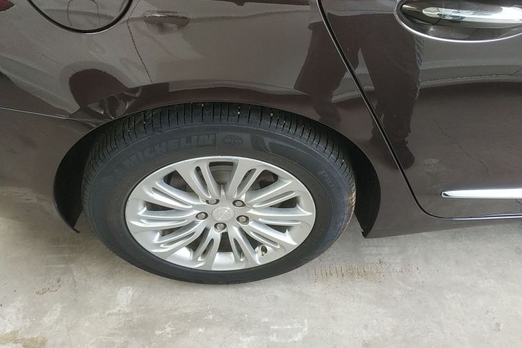 别克 君越 2018款 20T 豪华型车身外观56