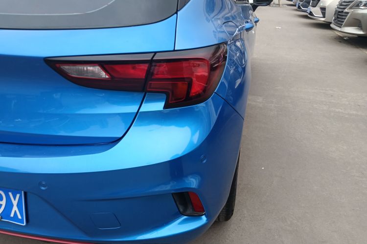 别克 威朗 2016款 两厢GS 20T 双离合燃情运动型车身外观9