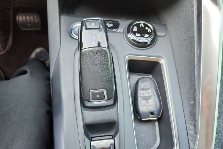 标致4008 2017款 350THP 豪华版中控内饰18