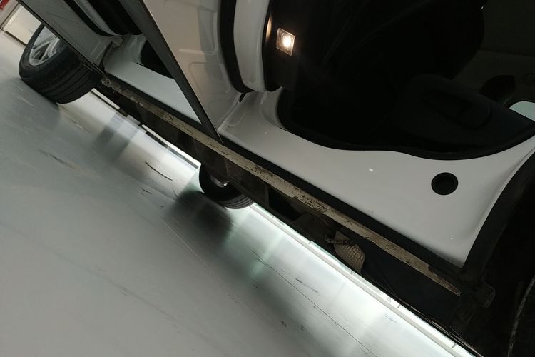 福特 锐界 2018款 EcoBoost 245 两驱豪锐型 7座 国VI机舱底盘30