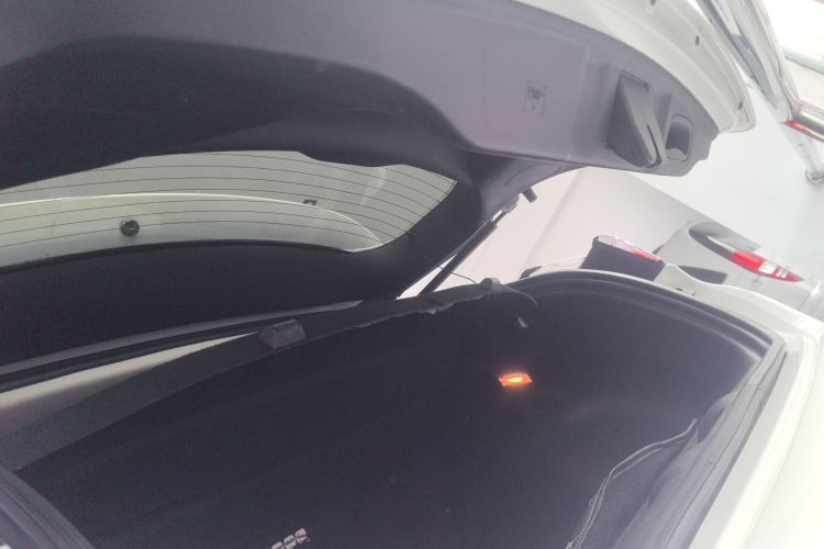 Jeep 指南者 2017款 200T 自动家享版机舱底盘23