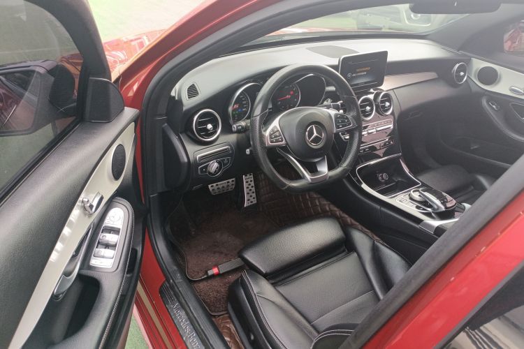 奔驰C级 2016款 C 200 运动版中控内饰20