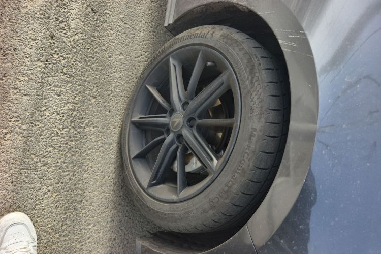 长安UNI-V 2022款 1.5T 智慧领航型车身外观10