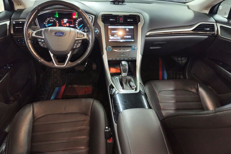 福特 蒙迪欧 2013款 2.0L GTDi200时尚型局部细节16