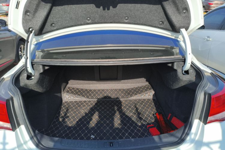 雪佛兰 迈锐宝 2018款 530T 自动豪华版机舱底盘23