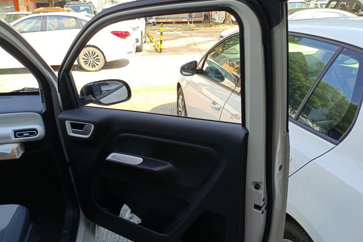 五菱汽车 宏光MINIEV 2024款 第三代 215km 青春版中控内饰7005