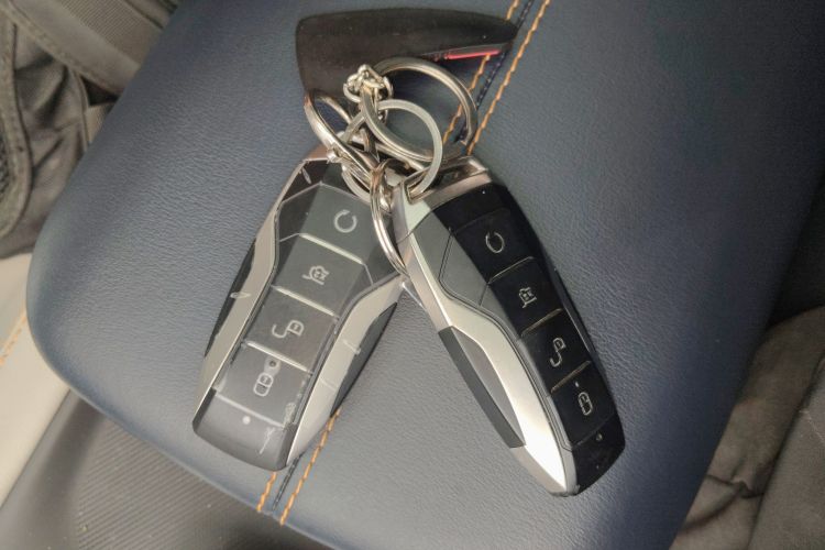 比亚迪 宋PLUS新能源 2021款 DM-i 110KM 旗舰型中控内饰11