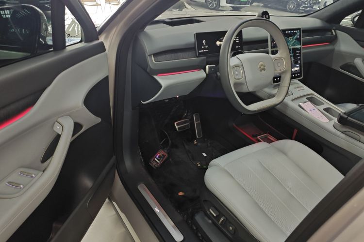 蔚来ES8 2023款 75kWh 行政版中控内饰7003