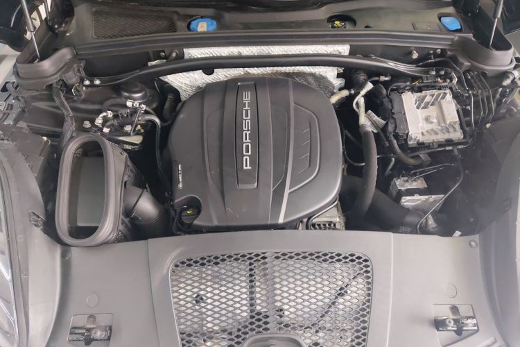 保时捷 2021款 Macan 2.0T机舱底盘24