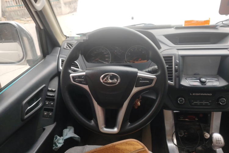 猎豹汽车 猎豹Q6 2015款 2.4L 手动四驱卓越型中控内饰13