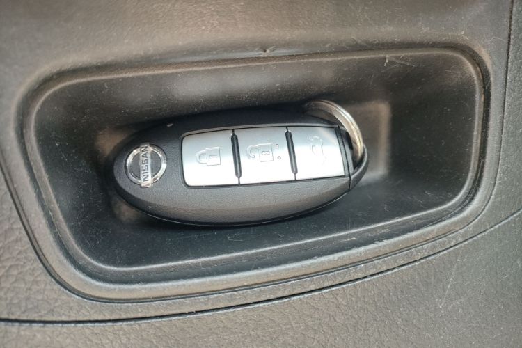 日产 轩逸 2019款 1.6XV CVT智联尊享版 国VI中控内饰7001