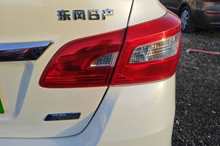 日产 轩逸 2019款 1.6XV CVT智联尊享版 国VI车身外观9