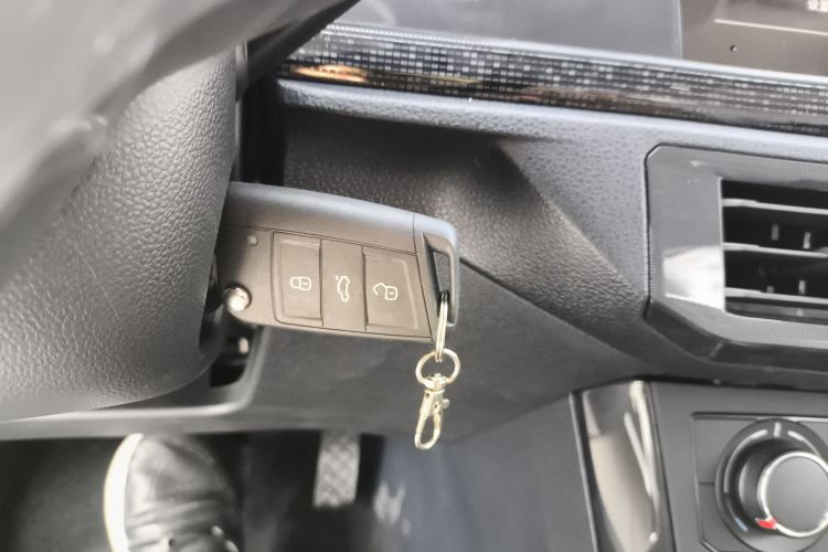 大众 朗逸 2025款 新锐 1.5L 出众新逸版中控内饰11