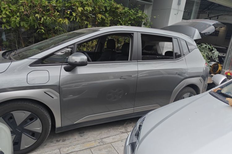 埃安 AION Y 2023款 Plus 610 乐享版 三元锂车身外观6003