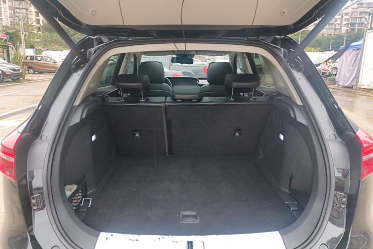 红旗HS5 2019款 2.0T 智联旗享四驱版机舱底盘23