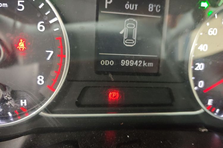 陆风X7 2015款 2.0T 全景尊贵版中控内饰15