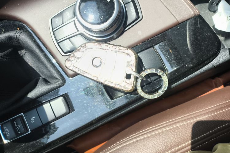 宝马X1 2016款 sDrive20Li 豪华型中控内饰11