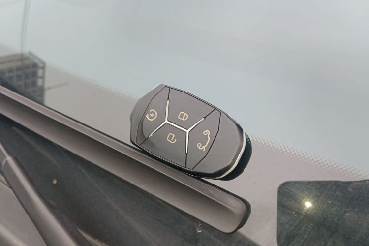 领克01 2017款 2.0T 两驱型Pro版中控内饰7001