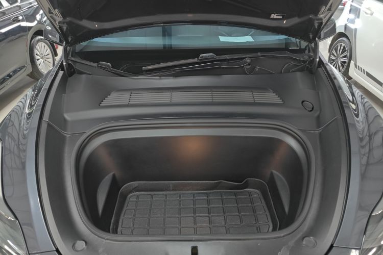 特斯拉 Model Y 2021款 长续航全轮驱动版机舱底盘24