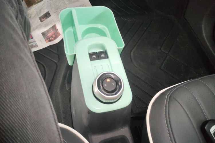 吉利银河 2023款 熊猫mini 200km 灵动熊中控内饰18