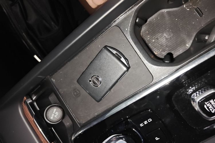 沃尔沃XC60 2025款 B5 四驱智远豪华版中控内饰7001