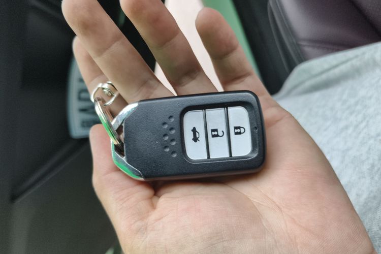 思铭 东风本田M-NV 2021款 尚逸版中控内饰7001