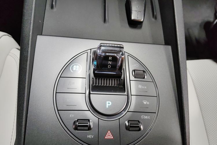 比亚迪 海豹06新能源 2024款 DM-i 80KM豪华型中控内饰18