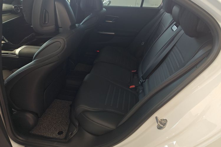 奔驰C级 2023款 改款 C 200 L 运动版中控内饰21