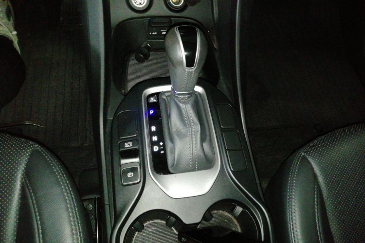 现代 胜达 2015款 2.0T 自动四驱智能型 5座局部细节18