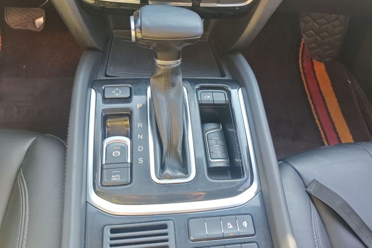 广汽传祺 传祺GS8 2017款 320T 两驱豪华智联版（七座）中控内饰18